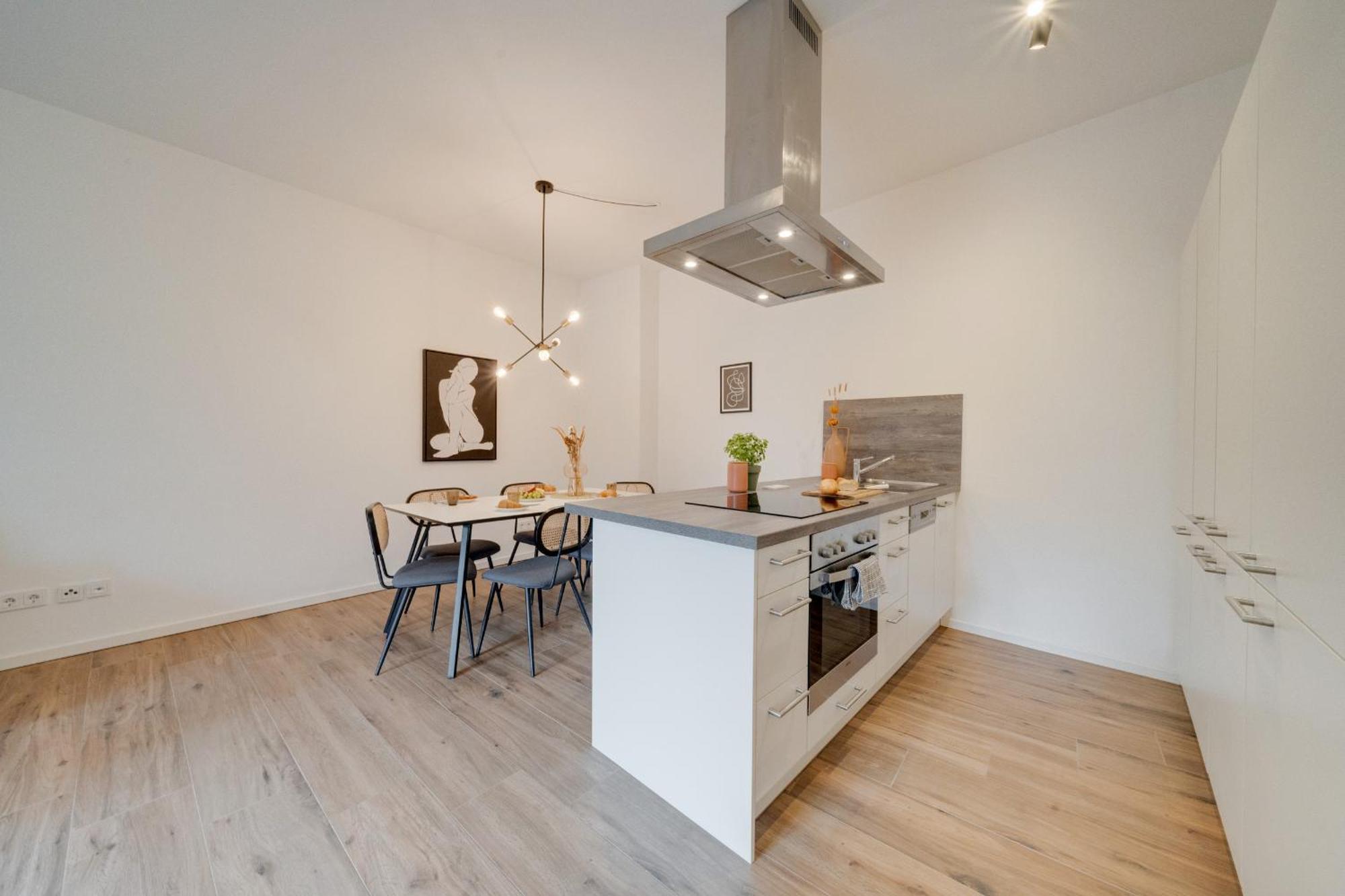 Neu-Luxus Apartment-Zentral In Altstadt-65-80Qm เอาก์สเบิร์ก ภายนอก รูปภาพ