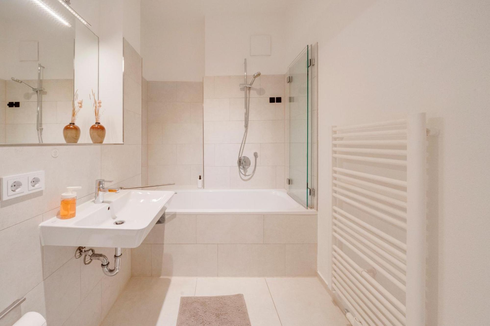 Neu-Luxus Apartment-Zentral In Altstadt-65-80Qm เอาก์สเบิร์ก ภายนอก รูปภาพ